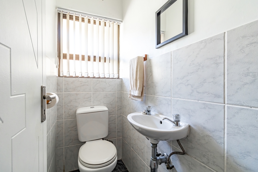 3 Bedroom Property for Sale in Country Club Western Cape